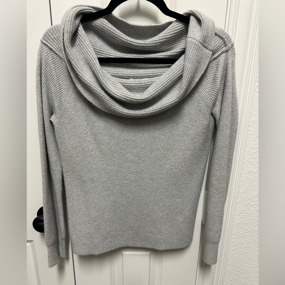 Nordstrom Leith off the shoulder sweater. Worn once. Medium